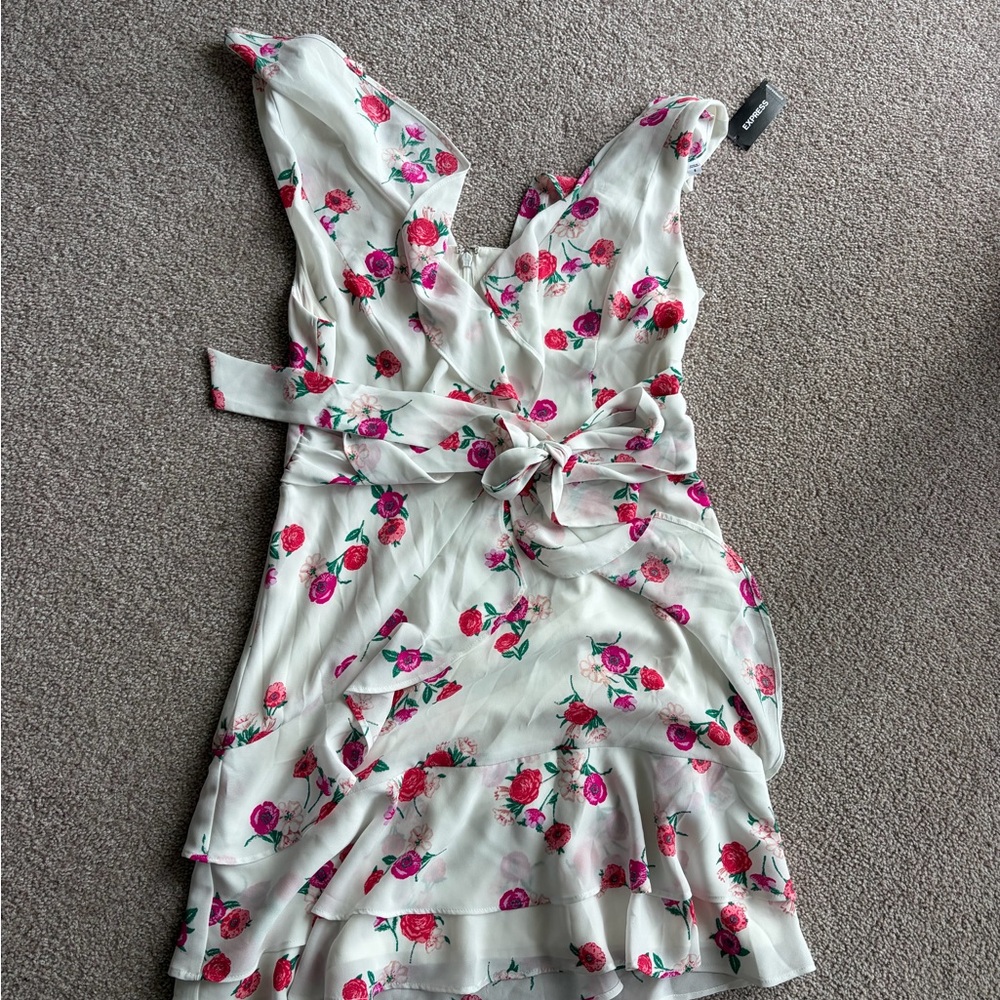 Express Floral Ruffle Dress - Picture 2 of 5